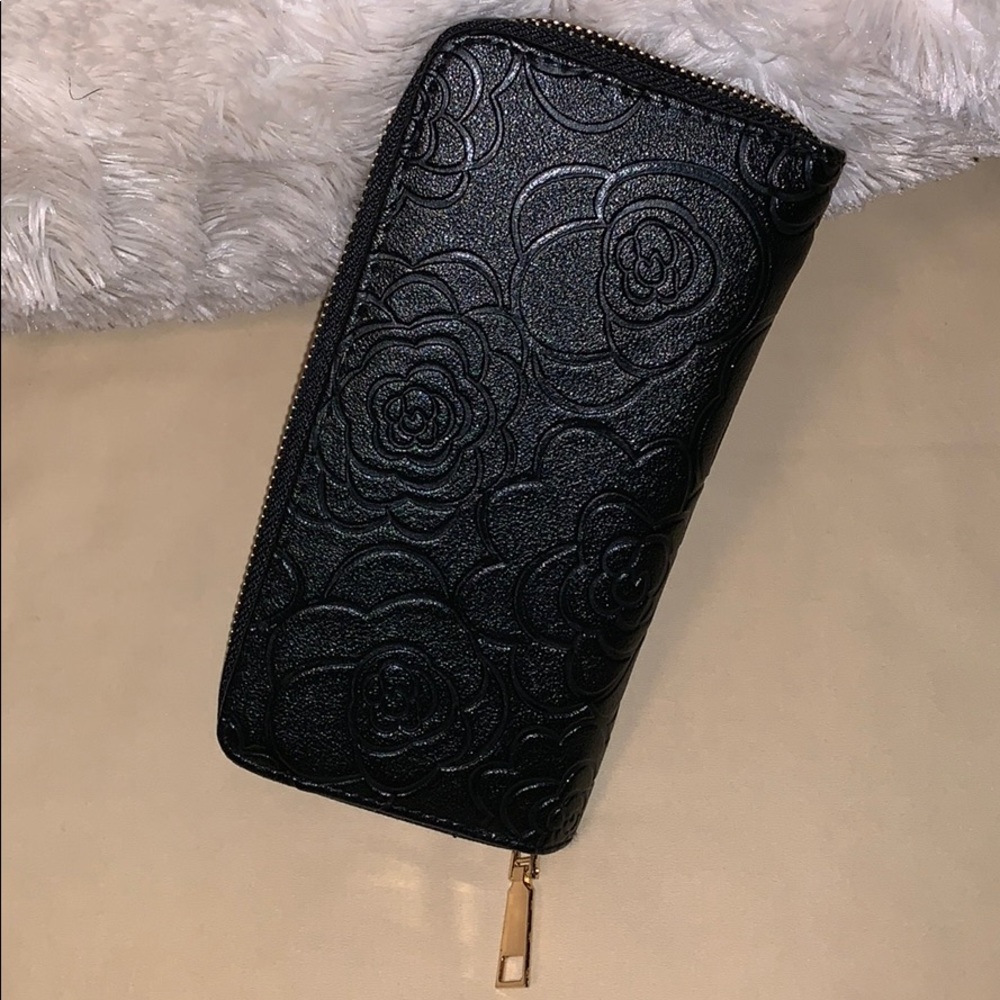 CAMELLIA ZIP WALLET BILLFOLD